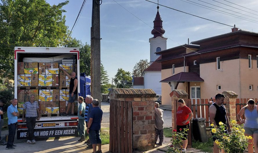Hulpgoederentransport brengt vier geladen trucks naar Hongarije